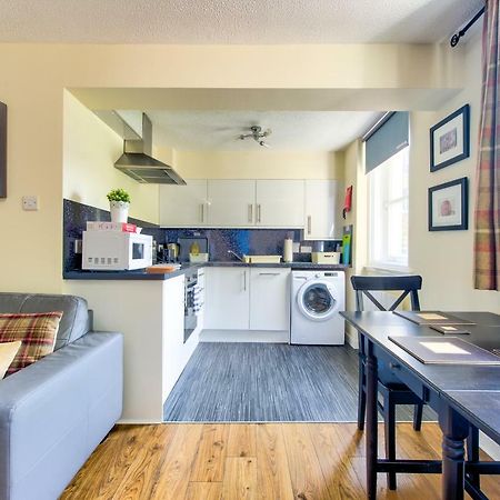 Stunning Studio Apartment Castle View เอดินบะระ ภายนอก รูปภาพ